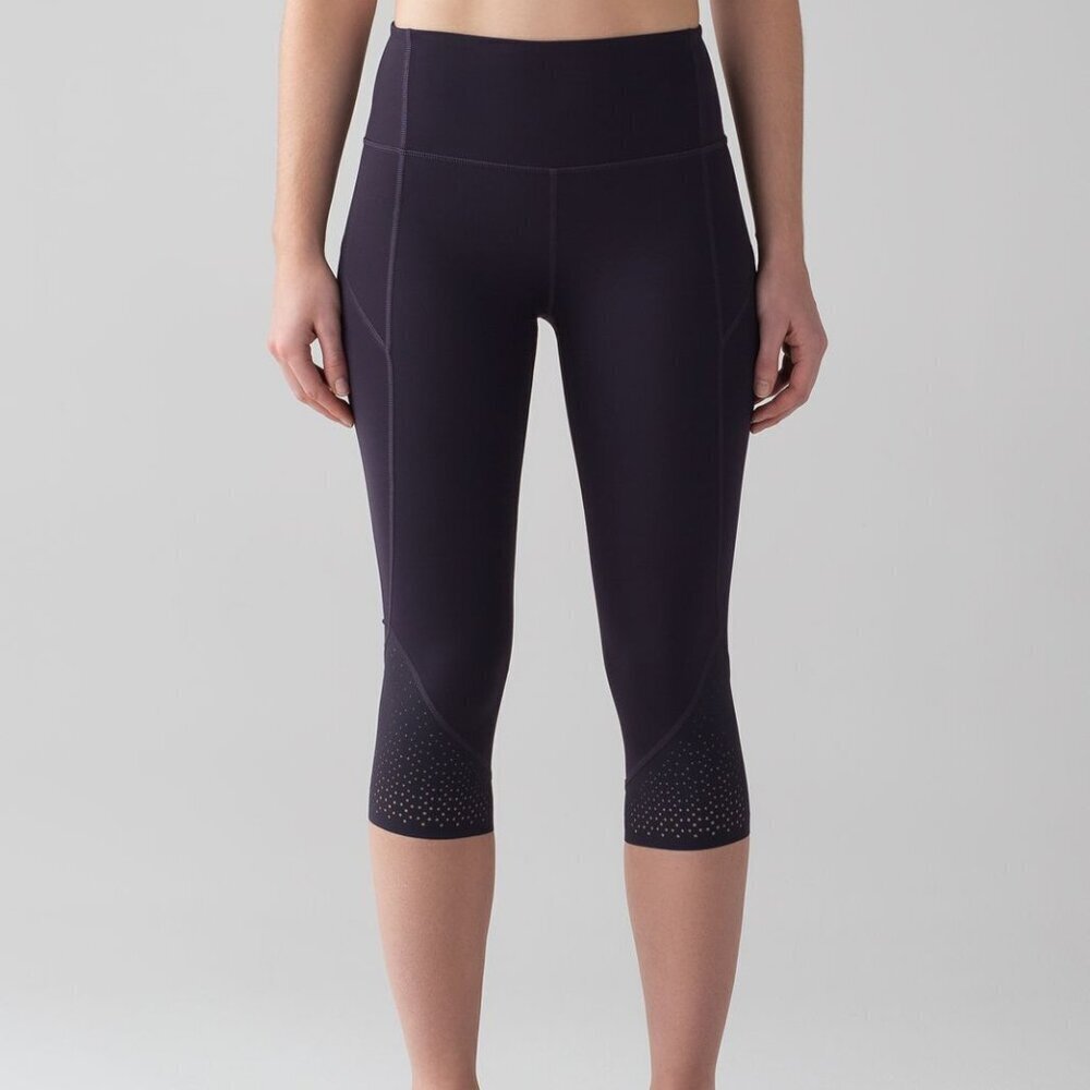 🍇 Lululemon Anew Crop (21") - Black Grape - Size 6 - Excellent Condition 💜 - Picture 4 of 16